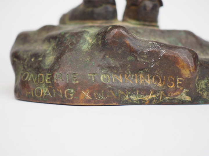 HOANG XUAN LAN Statuette en bronze, représentant un personnage du Nord