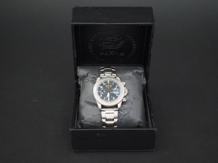 FORTIS. Montre d'homme, modèle Official Cosmonauts Chronograph.  632. 