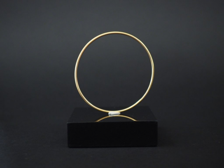 Jonc en or jaune.  Diam. 6,5 cm Poids. 12,15 g