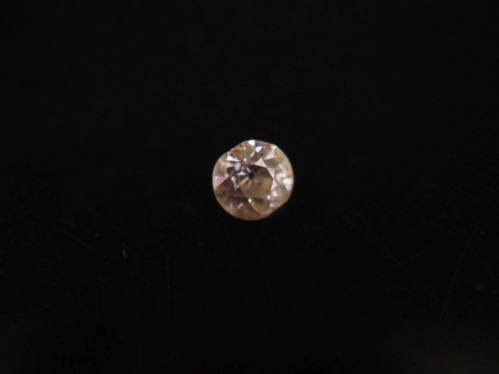 Diamant taille ancienne de 0,33 ct environ. (égrisure)