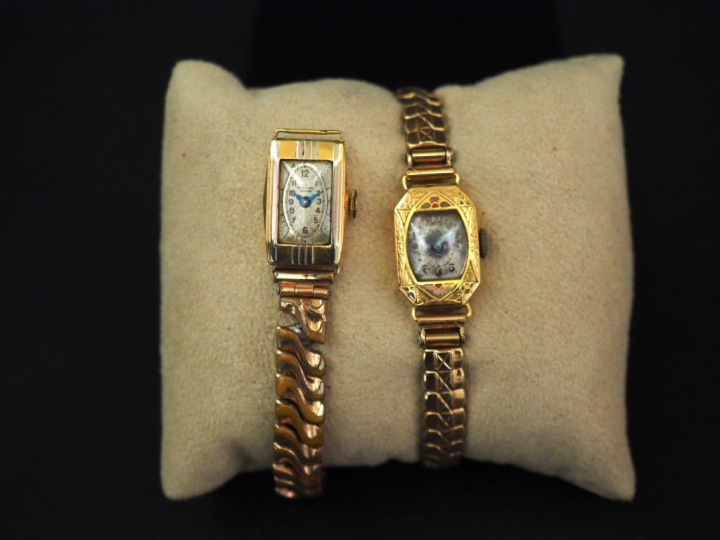 Ensemble comprenant :  - une montre bracelet de dame, boitier or jaune