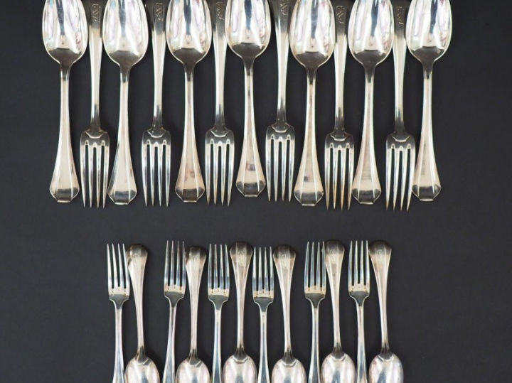 Partie de ménagère de style Art déco en argent, poinçon Minerve, à déc