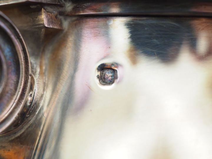 Service trois pièces de style Louis XV en argent, poinçon Minerve. Com