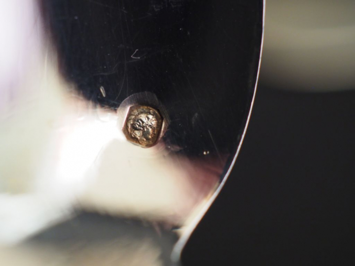 Ménagère en argent, poinçon Minerve, modèle à baguette, monogrammée. C