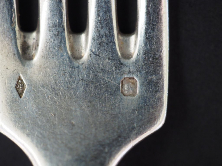 Suite de six grands couverts en argent, poinçon Minerve, modèle unipla