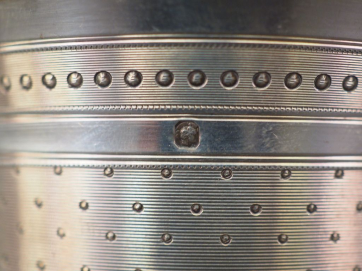 Timbale de forme tulipe en argent et vermeil, poinçon Minerve, à décor