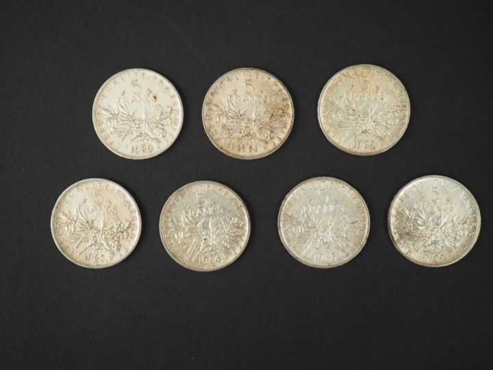 Ensemble de pièces de 5 Francs en argent. Comprenant :  - 36 pièces de