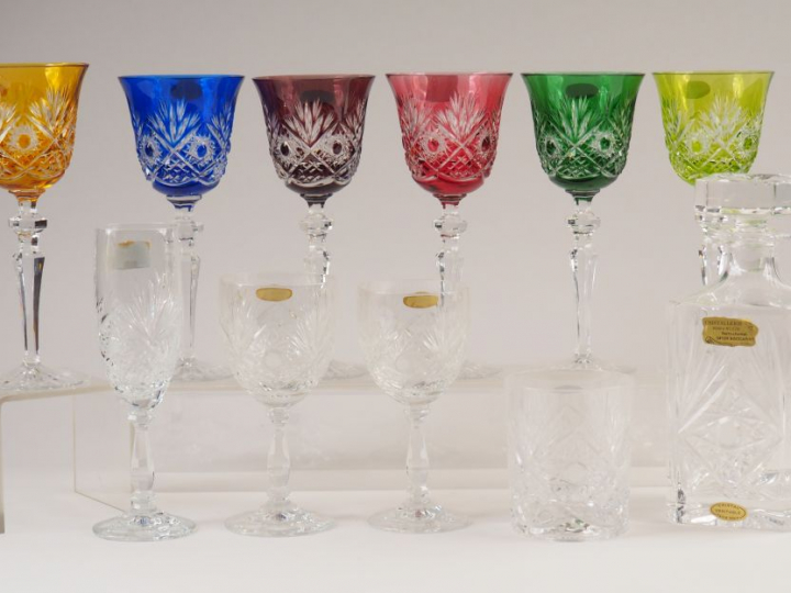KLEIN cristallerie à Baccarat. Partie de service de verres en cristal 