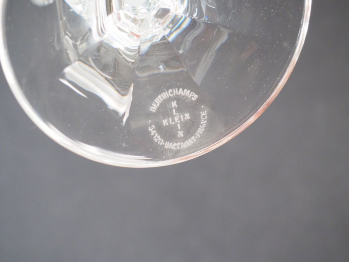 KLEIN cristallerie à Baccarat. Partie de service de verres en cristal 