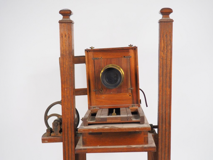 Chambre photographique d'atelier roulante à crémaillère avec objectif 