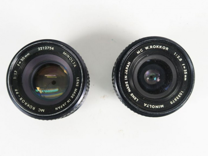 MINOLTA SRT101 n°3595973 avec trois objectifs : Objectif MINOLTA MC W.