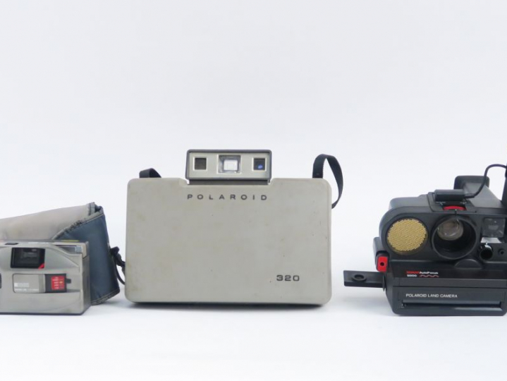 Lot de trois appareils photographiques : POLAROÏD 5000 SONAR AUTOFOCUS