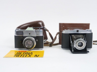 Vente aux enchères Lot de deux appareils photographiques : AGFA ISOLETTE 1 : 4.5 f=85 mm 