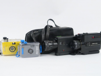 Vente aux enchères Caméra CANON 310 XL + Caméra NIZO S2 avec housse + Deux appareils phot