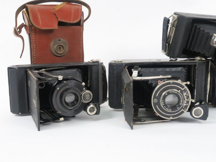 Lot de 4 appareils photographiques : ZEISS IKON SIMPLEX (511/2) KODAK 