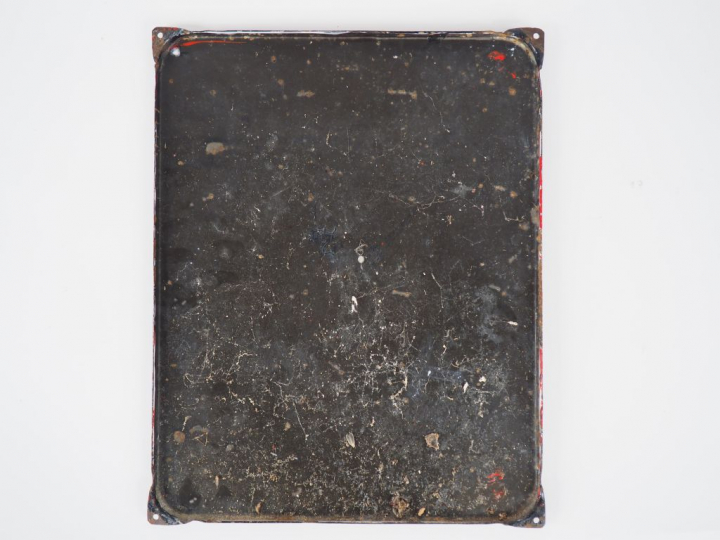 ENGRAIS D'AUBY. Plaque émaillée, Signée Emaillerie alsacienne. Dim. : 