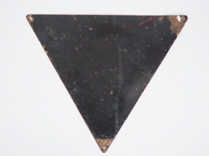 ENGRAIS PEC.  Plaque émaillée signée Neuhaus Dim. 49 x 56 cm  (acciden