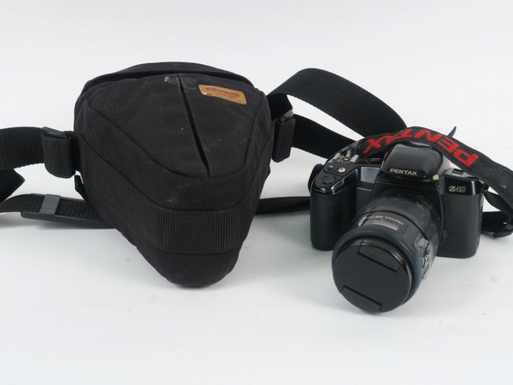 PENTAX Z 10 avec objectif SMC PENTAX 1 : 4 - 5,6 28-105 mm (léger enfo