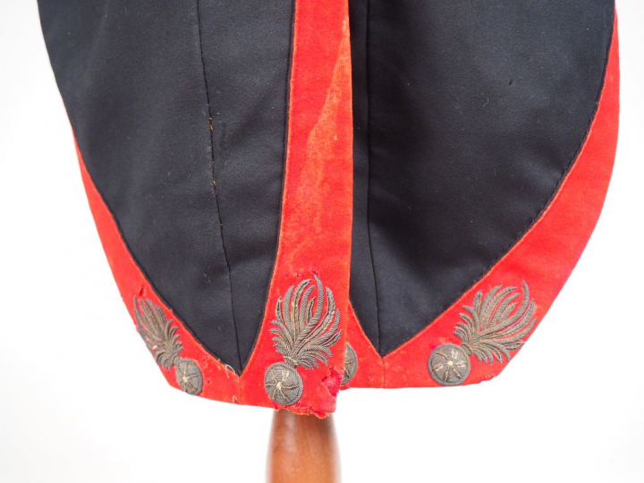 Habit de grande tenue d’un officier subalterne des grenadiers de la Ga