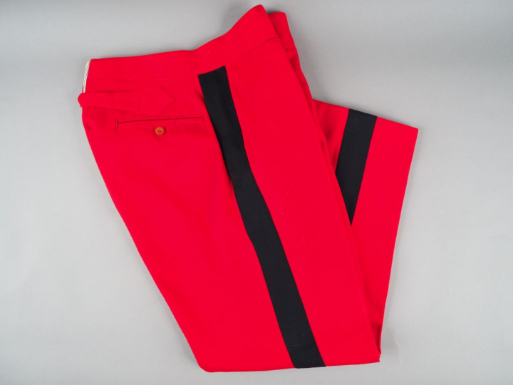 Pantalon droit d’officier infanterie en drap garance à large bande noi