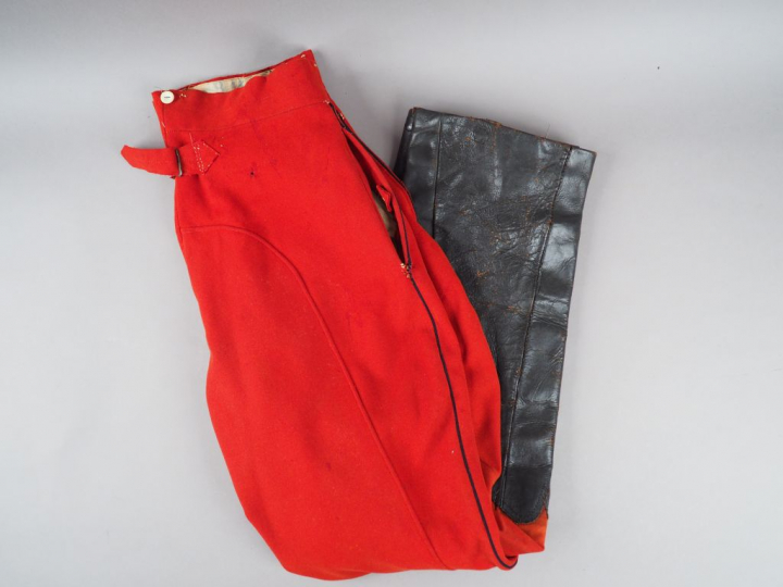 Pantalon troupe à basane réglementaire drap garance, passepoil noir, c