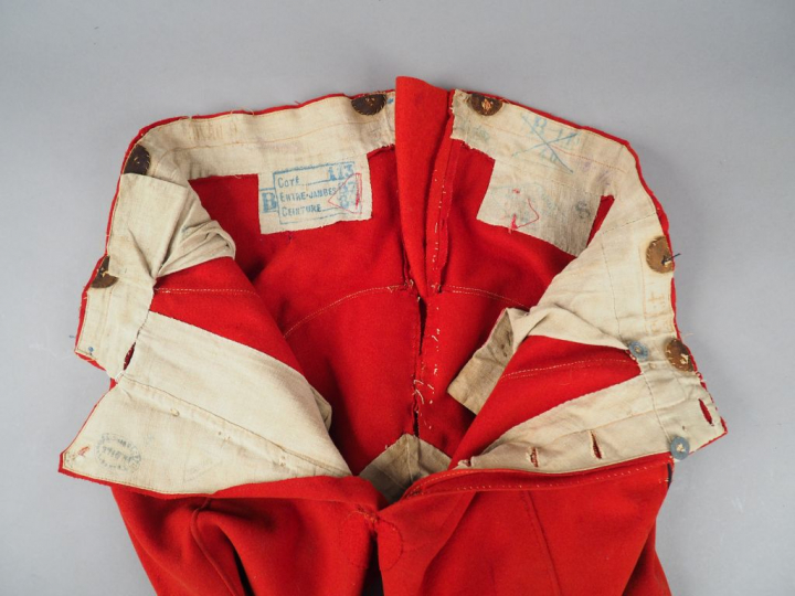 Pantalon troupe à basane réglementaire drap garance, passepoil noir, c