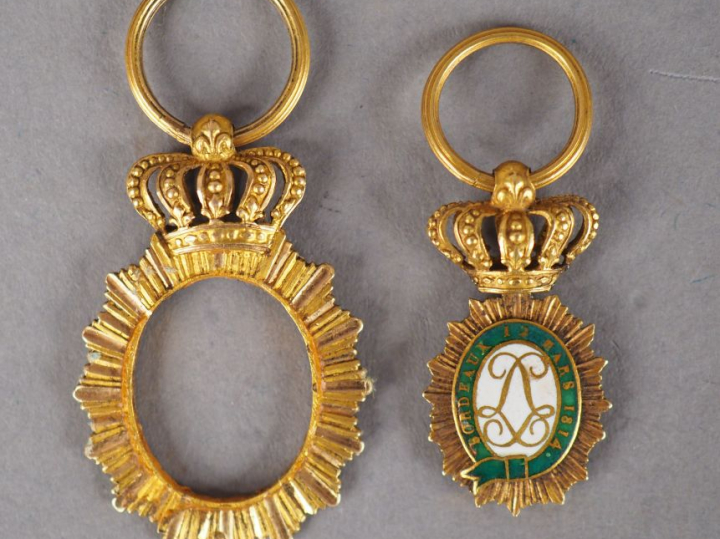 Belle réduction pendante du "Brassard de Bordeaux" à couronne mobile e