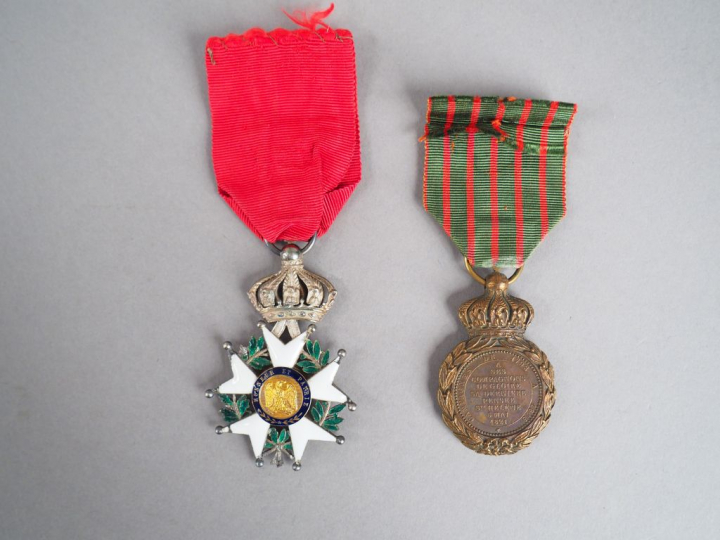 Etoile de chevalier de la Légion d’Honneur couronne mobile, aigles aux