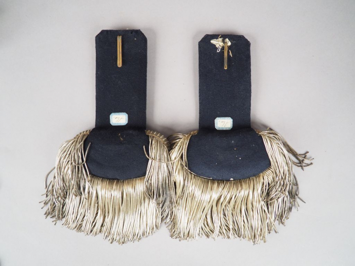 Paire d’épaulettes de capitaine Second Empire, bouton hémisphérique ar