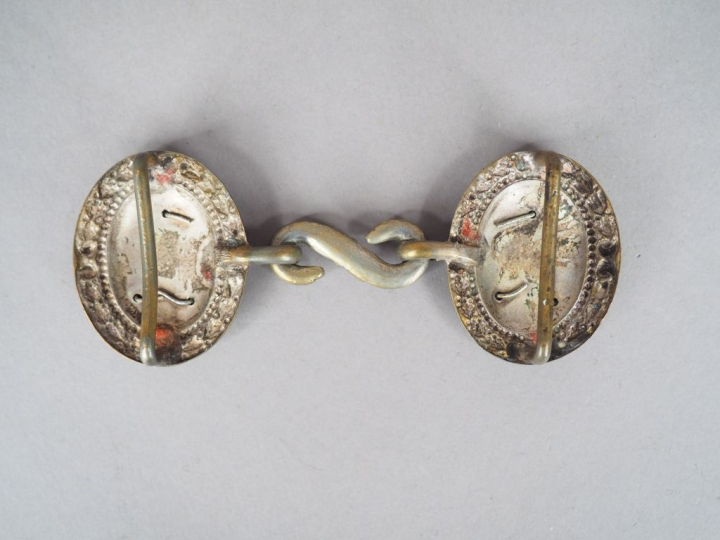 Boucle agrafe de ceinturon porte épée d’officier supérieur époque prés