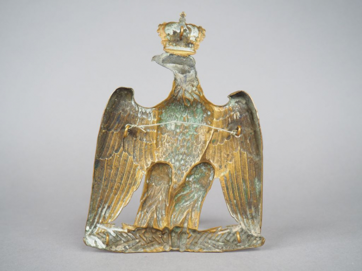 Belle plaque de sabretache de hussard modèle 1854 en laiton embouti, a