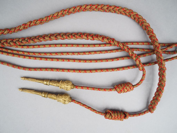 Belle aiguillettes en tressage partiel à deux brins de passementerie d