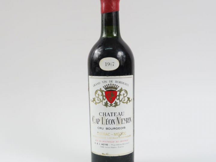 1 BOUTEILLE CHÂTEAU CAP LÉON VEYRIN CB LISTRAC  -1947 - BG/CAPSULE CIR