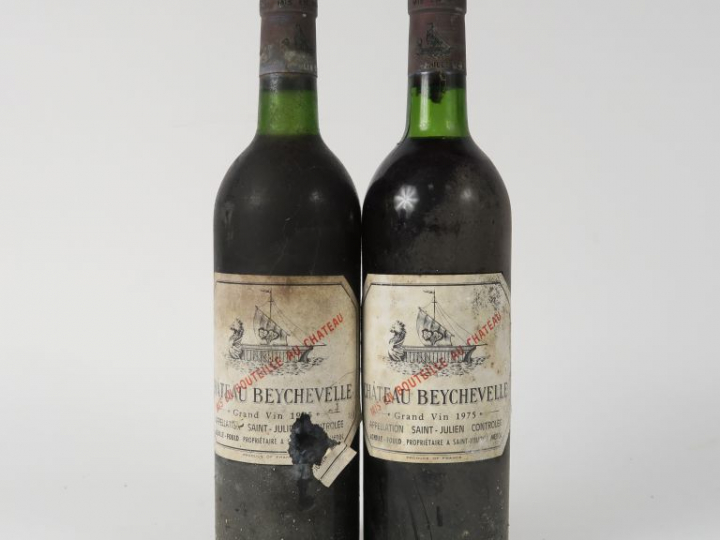 2 BOUTEILLES CHÂTEAU BEYCHEVELLE GCC JULIEN - 1975 - BG/BS/1 ELA