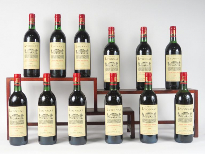 12 BOUTEILLES CHÂTEAU LYONNAT LUSSAC ST EMILION - 1978 - 11 BG/1 HEP