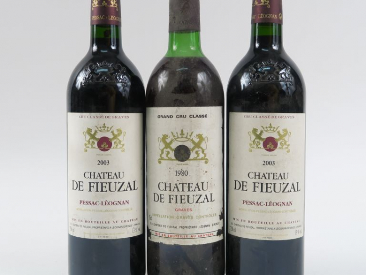 3 BOUTEILLES CHÂTEAU DE FIEUZAL GCC GRAVES : 1 de 1980 HEP - 2 de 2003