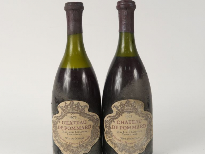 2 BOUTEILLES CHÂTEAU DE POMMARD - 1973 - 4.5 CM/6.5 CM/BS
