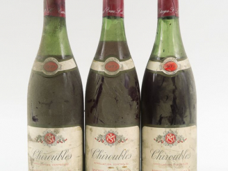 Vente aux enchères 3 BOUTEILLES CHIROUBLES M. de SEIGNAULD - 1973 - 3 CM/5 CM/6 CM/BS