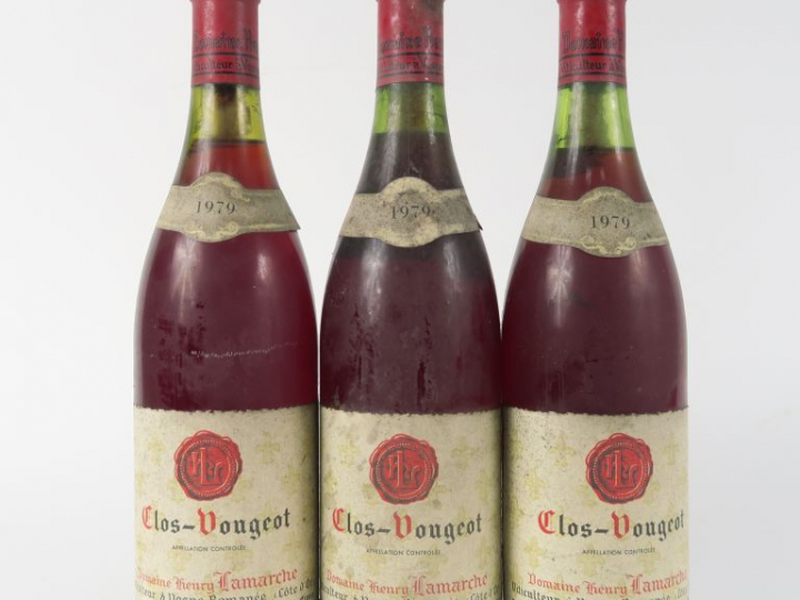 3 BOUTEILLES CLOS VOUGEOT DOMAINE HENRY LAMARCHE - 1979 -2 à 2.5 CM/1 