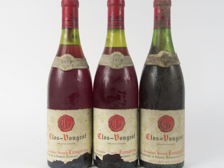 3 BOUTEILLES CLOS VOUGEOT DOMAINE HENRY LAMARCHE - 1979 -1 à 2 CM/1 à 