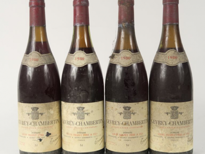 4 BOUTEILLES GEVREY CHAMBERTIN LOUIS TRAPET - 1980 - 1 à 3 CM/3 à 4.5 