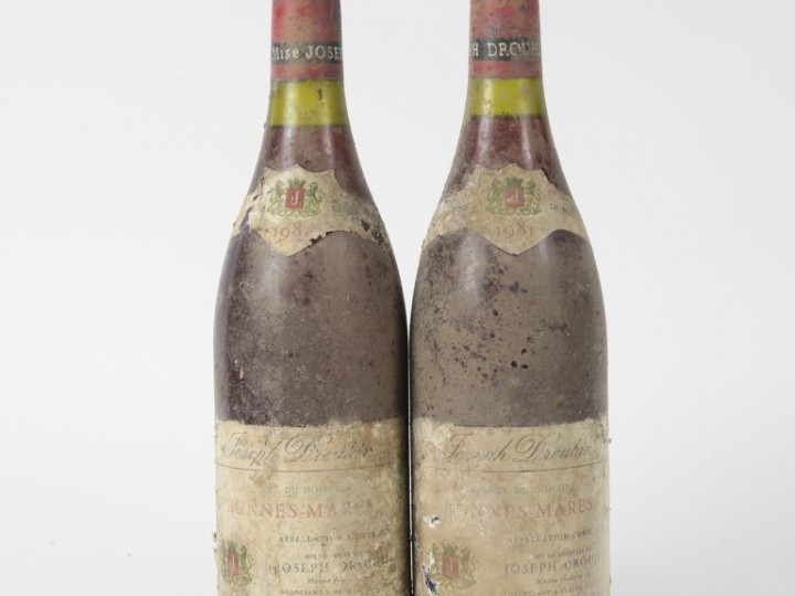 2 BOUTEILLES BONNES MARES J. DROUHIN - 1981 - 1 à 2 CM/1 à 2 CM/EA/BS