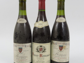 Vente aux enchères 3 BOUTEILLES : 1 VOSNE ROMANÉE BOCQUENET 1992 - 2 BEAUNE 'CLOS DES MON