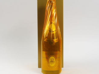 Vente aux enchères 1 BOUTEILLE CHAMPAGNE COMTES DE CHAMPAGNE TAITTINGER - 1981 - COFFRET