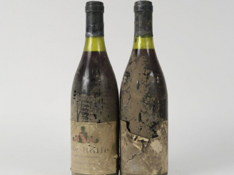 Vente aux enchères 2 BOUTEILLES CÔTE ROTIE 'GRANDE CUVÉE' M. CHAPOUTIER - 1 à 2 CM/1 à 2.