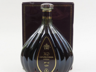 Vente aux enchères 1 BOUTEILLE COGNAC XO COURVOISIER - COFFRET