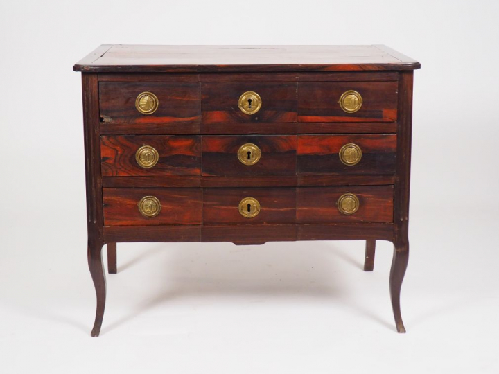 	Commode Transition Louis XV - Louis XVI en palissandre massif, ouvran