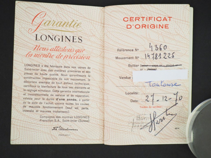 LONGINES. Montre de dame, boitier et bracelet or.  Poids tel. 40 g  av