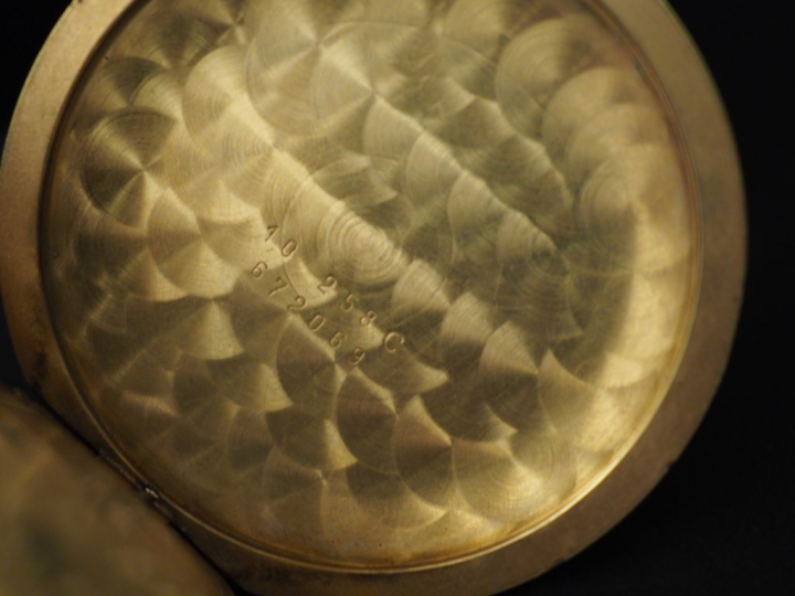 Montre de gousset savonnette extra plate en or. Guilde Genève. Poids t