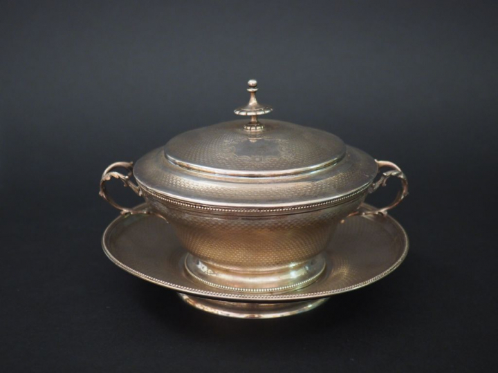 Sucrier et son présentoir Napoléon III en argent, poinçon Minerve.  Po